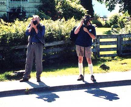 DuelingPhotogs1